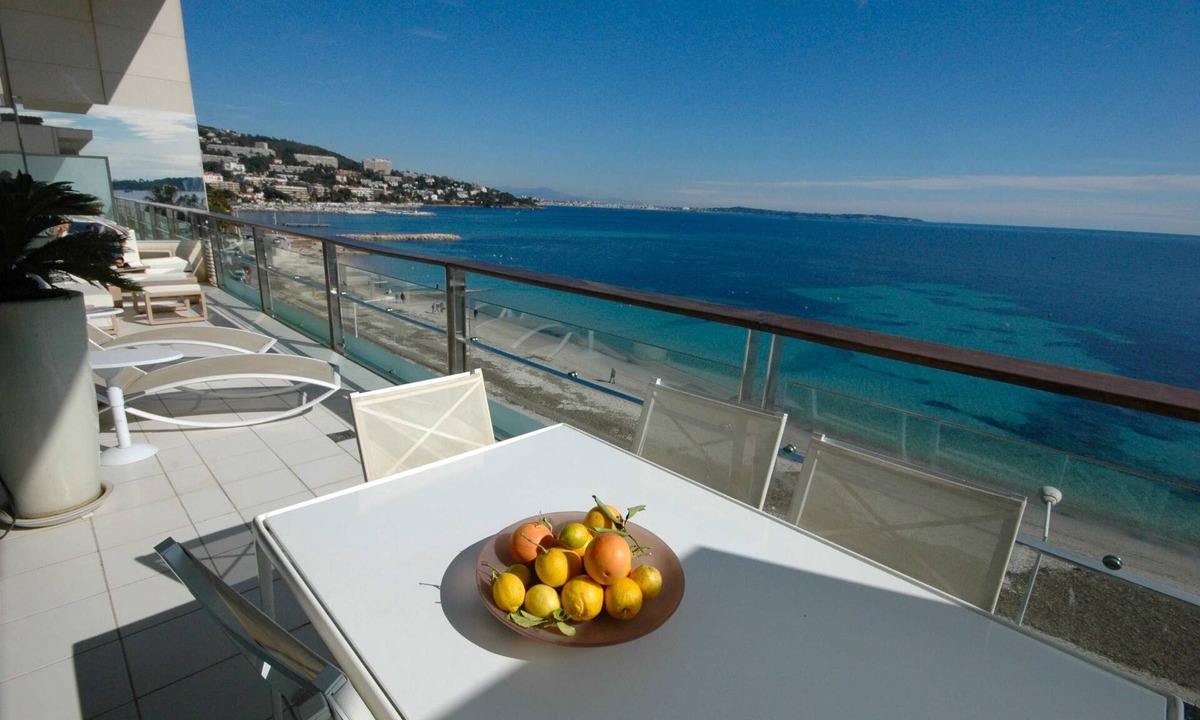 Pointe Croisette Apartment | Cannes beach