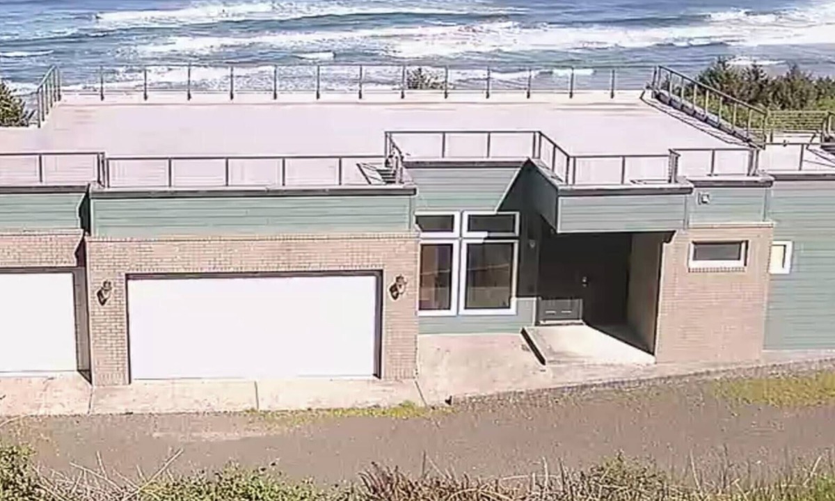Arch Cape House | Cannon Beach Arch cape Luxury Vacation Home with Stunning Ocean View