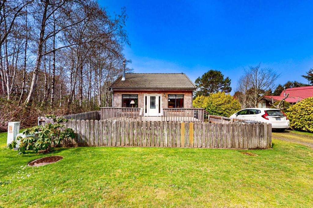 Tolovana Park House | Cannon Beach Cottage