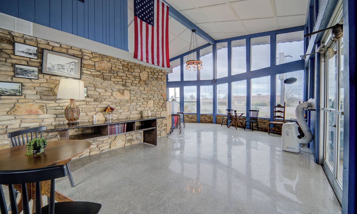 Gonzales Hotel | Cannon Inn By Capital O Gonzales Tx