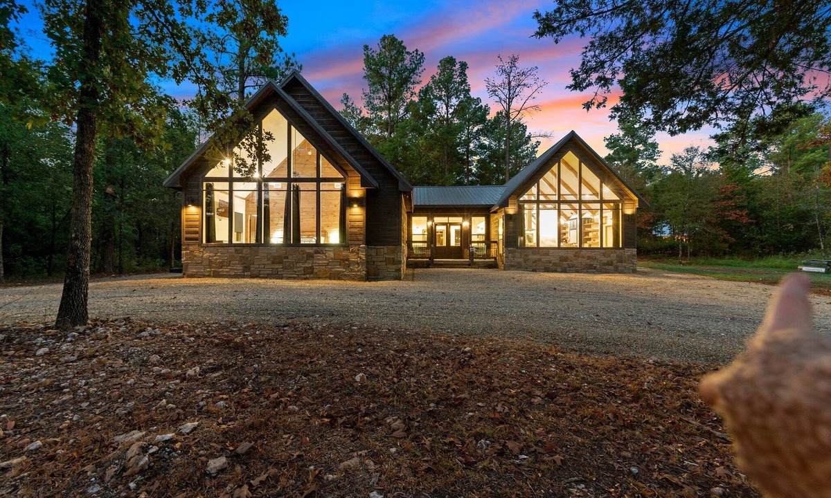 Broken Bow Cabin | Cannonball Cove- Cozy Cabin in the Heart of Hochatown-Sleeps 22