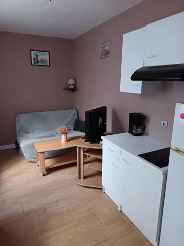 Saint-Jean-d'Angely Apartment | canton des forges