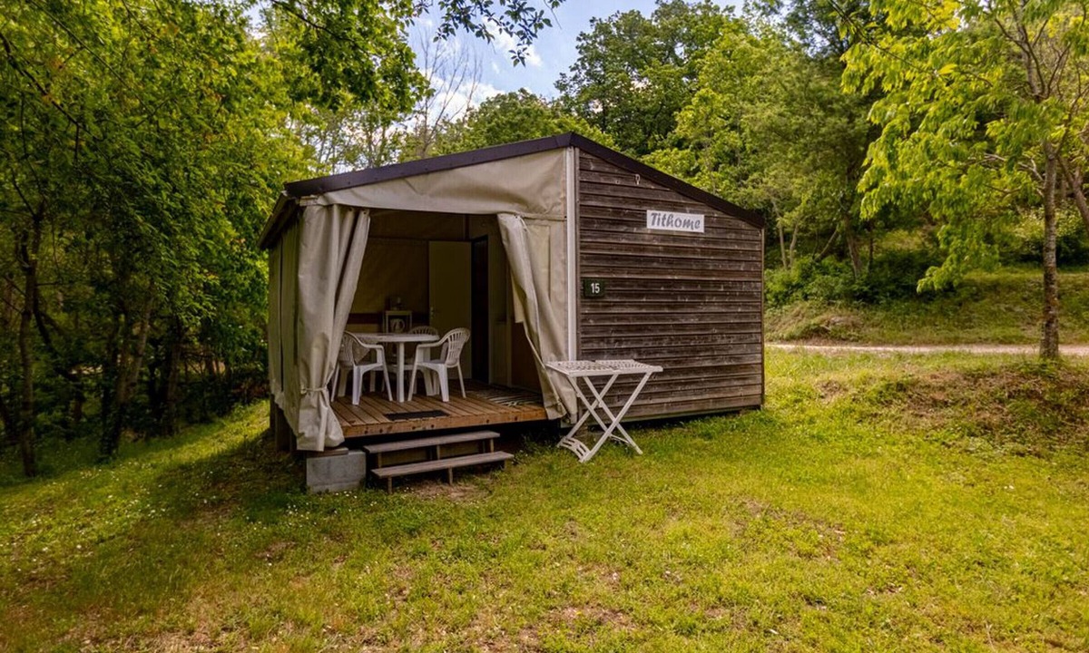 Fenouillet House | Canvas & Wood Tent - 2 Bedrooms, Terrace