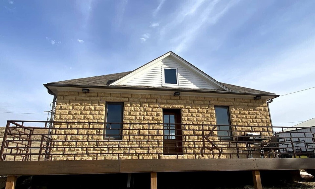 Russell House | Canyon Acres Ranch Horse-Friendly Kansas Retreat