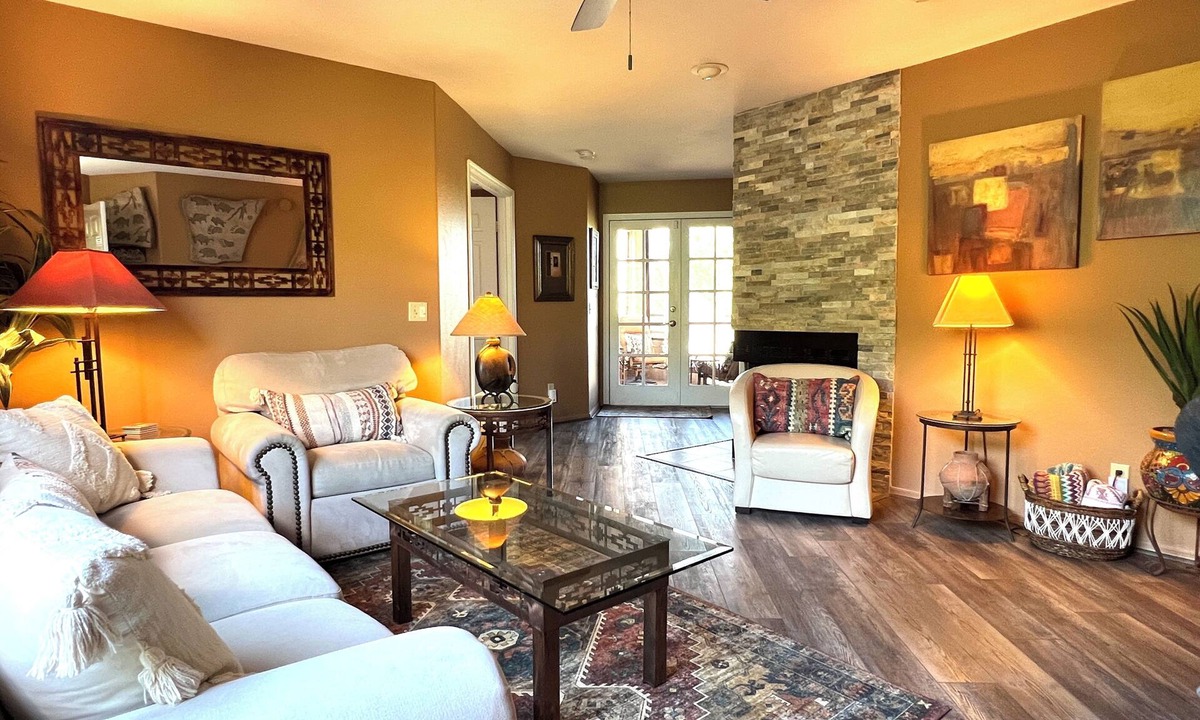 Tucson Condo | Canyon View 2bd 2ba, king + qn beds, pools, hiking, pickleball, gym, mtn views.