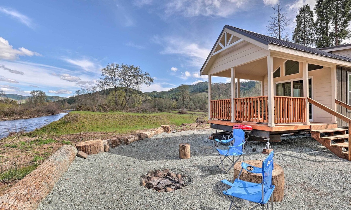 Canyonville House | Canyonville Tiny Home on South Umpqua River!