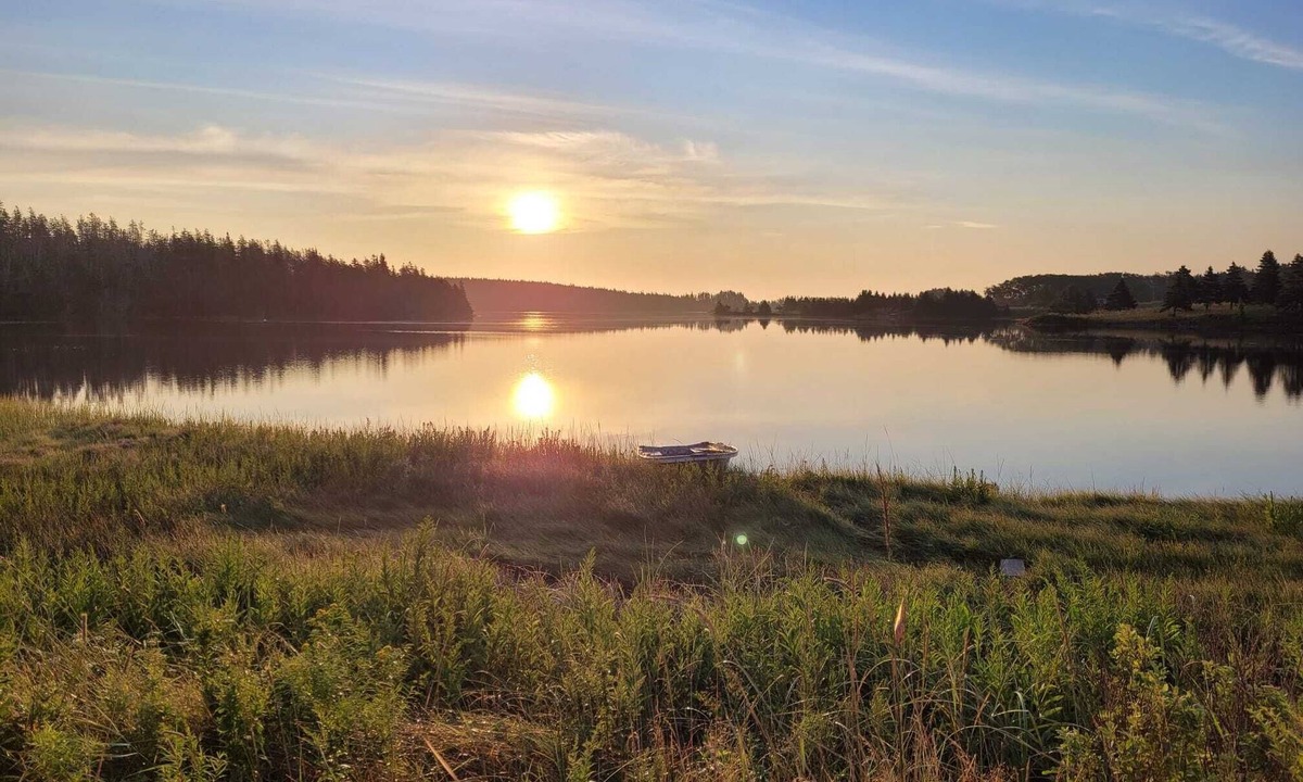 Richmond County House | Cape Breton Oceanfront- Green Cottage Escape