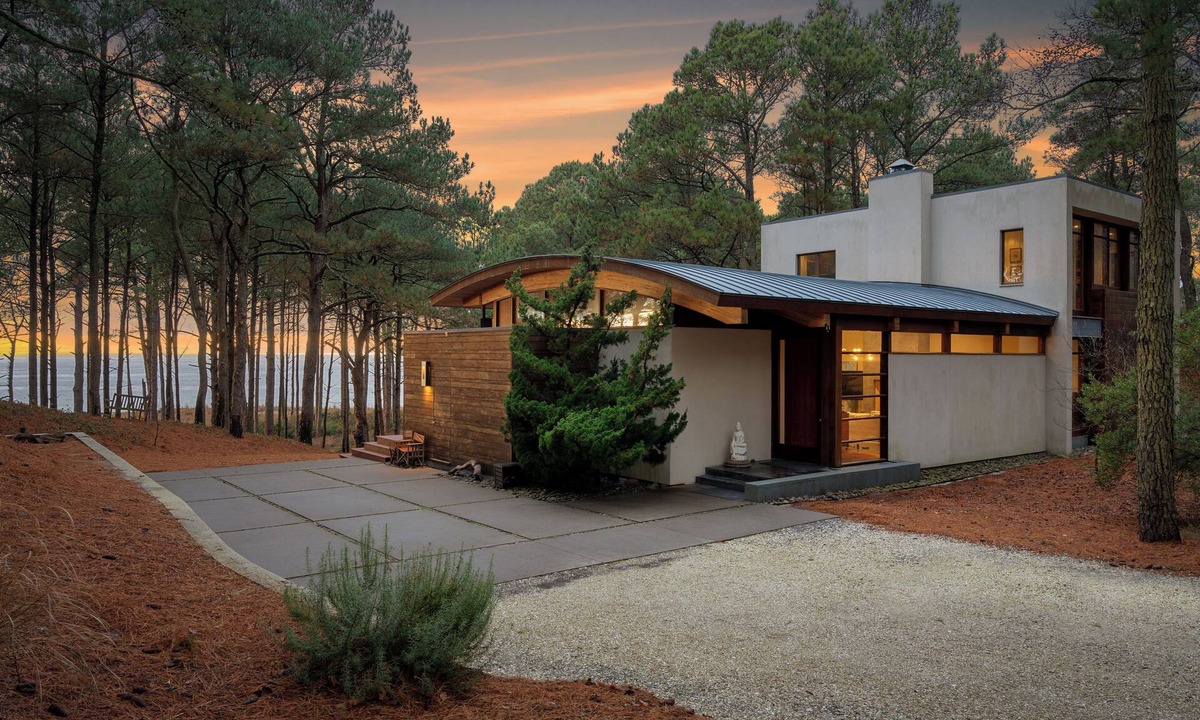 Cape Charles House | Cape Charles/Beach Access, Hot Tub & Fire Pit