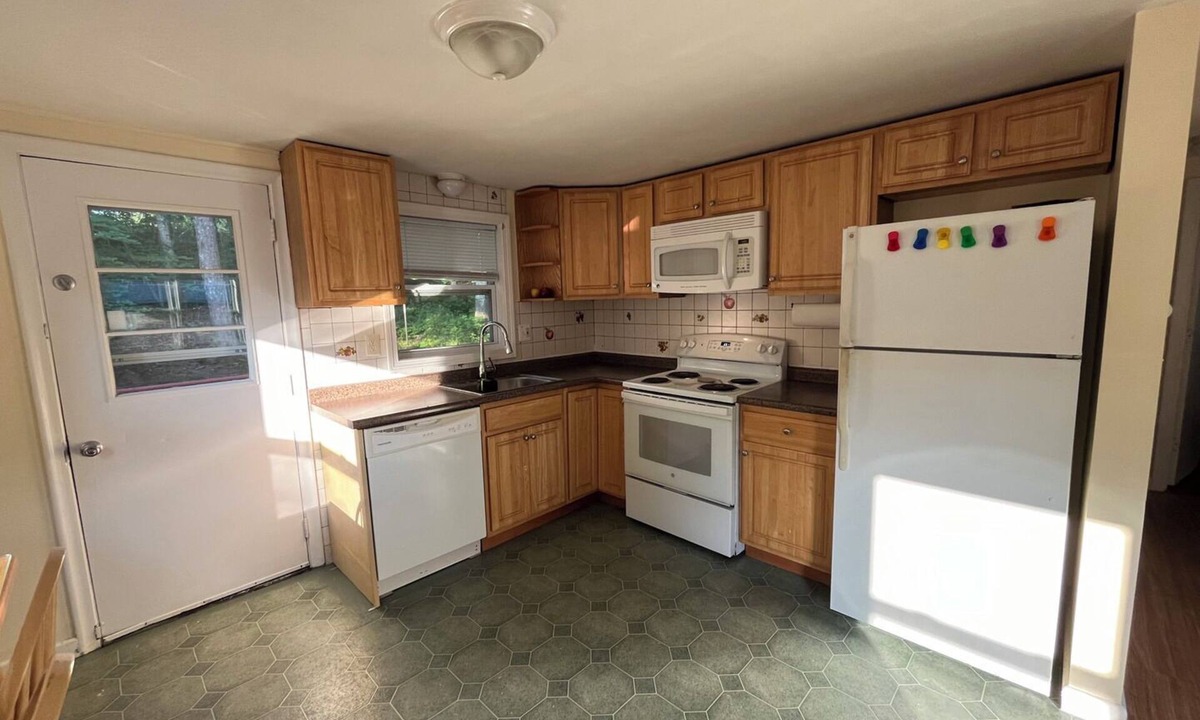 Mashpee Cottage | Cape Cod Charm Near Lake, Ocean, and Local Attractions