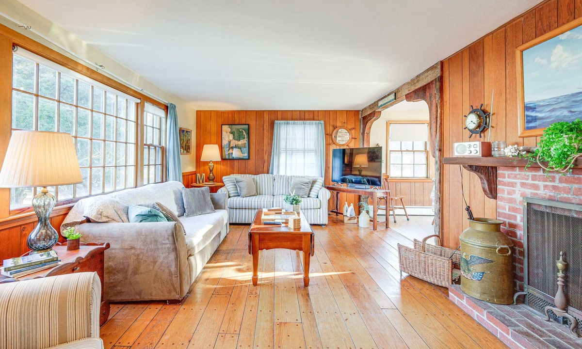 West Dennis Cottage | Cape Cod Cottage w/Private Dock on Bass River