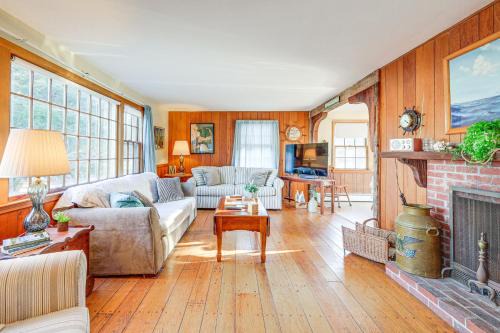 West Dennis House | Cape Cod Cottage with Private Dock on Bass River