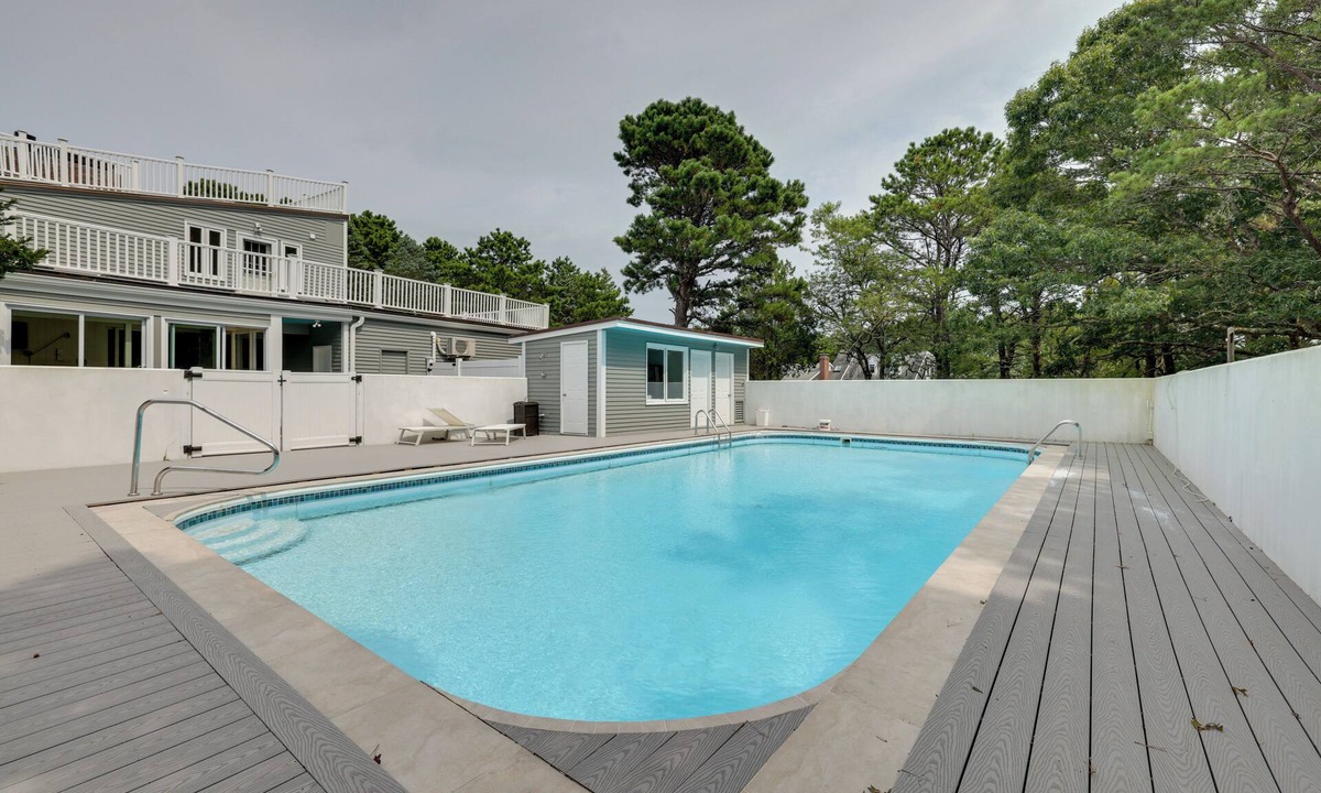 Wellfleet House | Cape Cod Home w/Roof Top Deck, Pool & Hot Tub!
