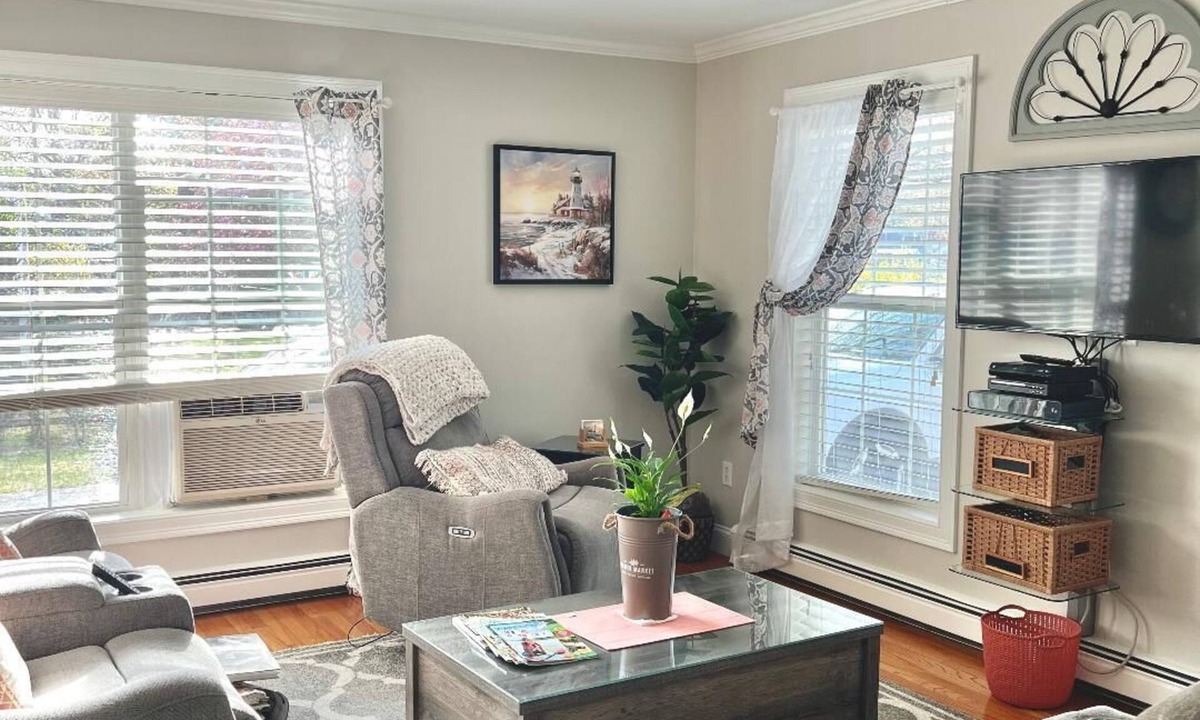 South Dennis House | Cape Cod's "Beach Rose"