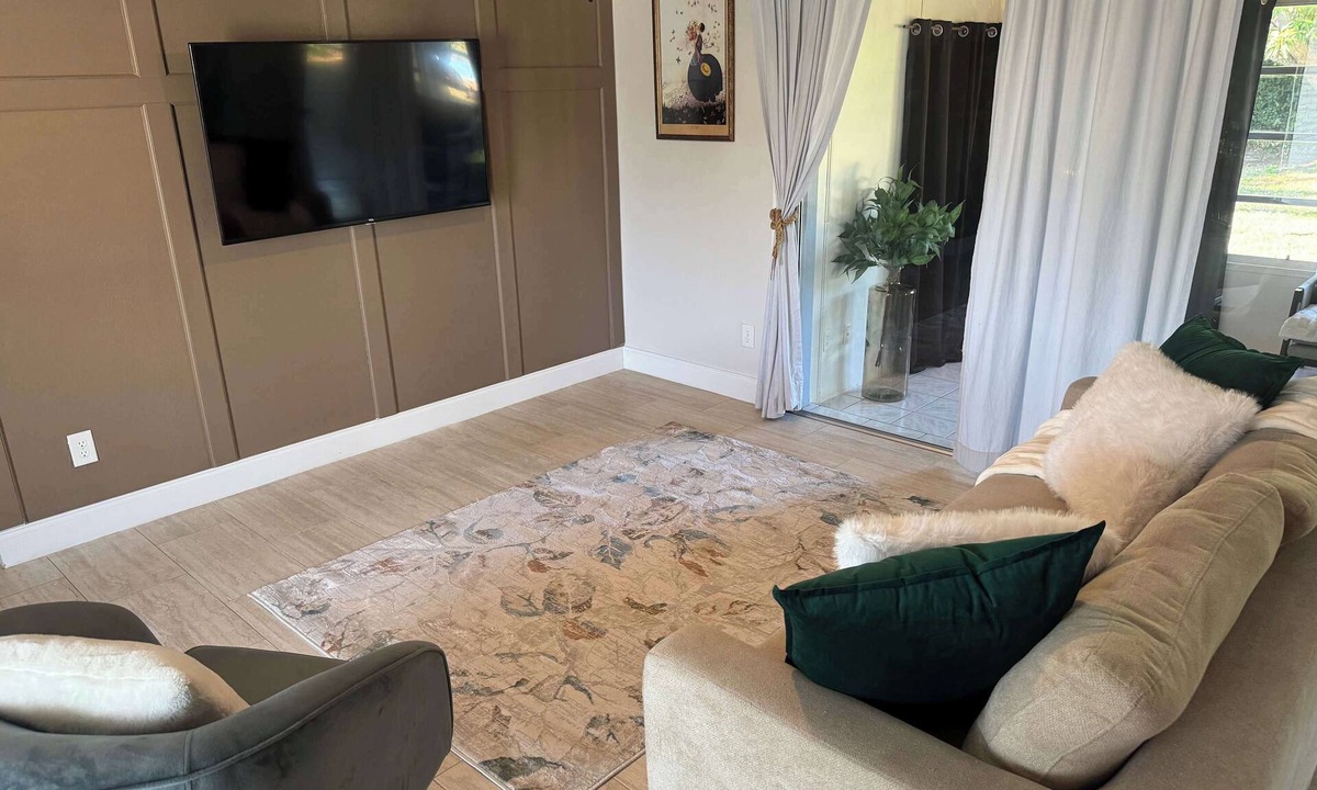 Yacht Club House | Cape Coral Beach House