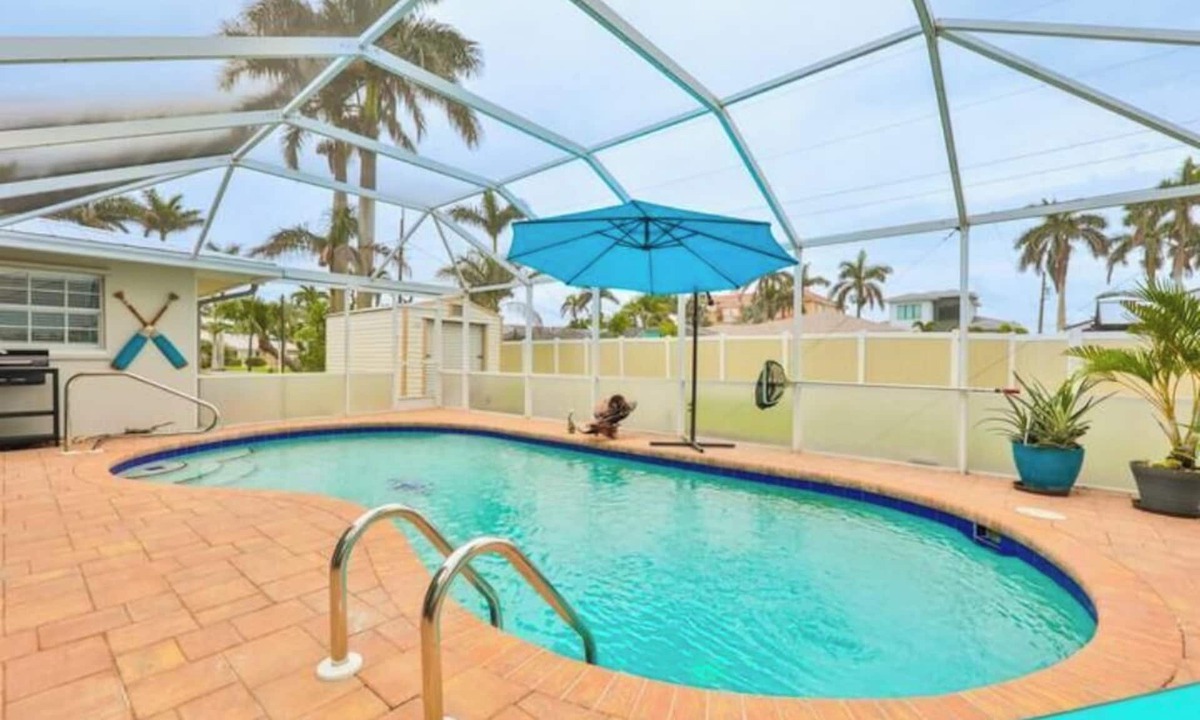 Yacht Club House | Cape Coral Prestige