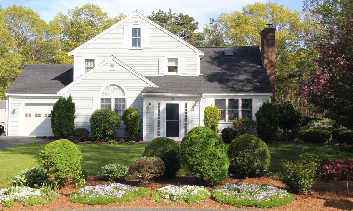 Marstons Mills House | CAPE ESCAPE ! NEW LISTING