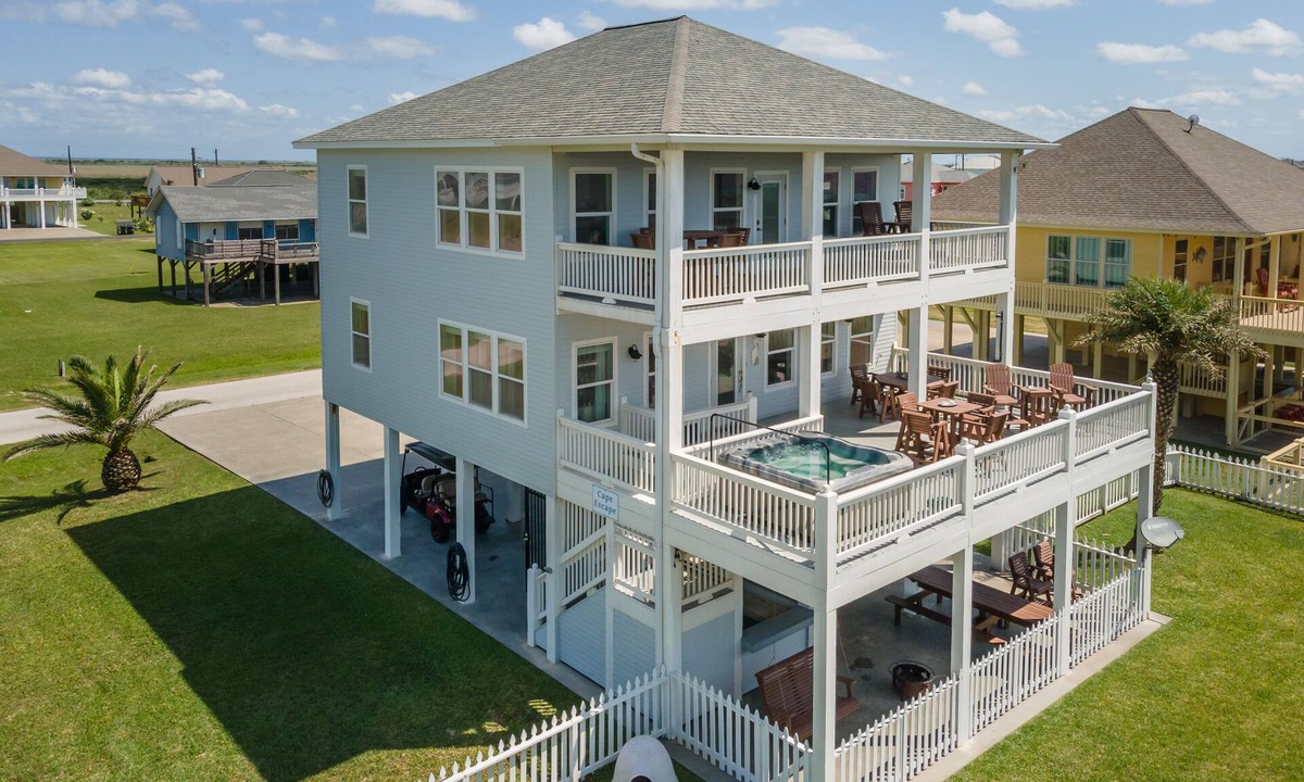 Port Bolivar House | Cape Escape - Taste of Martha's Vineyard on Crystal Beach. Hot Tub w/view!