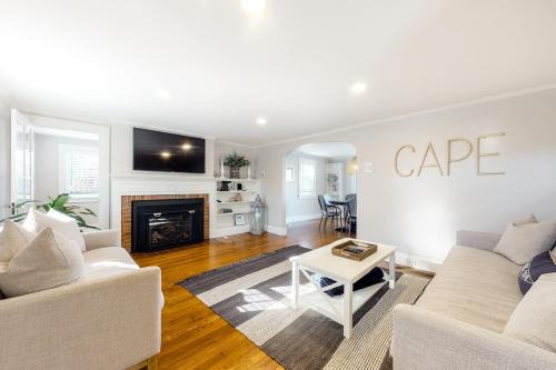 West Yarmouth House | Cape Harbor Cottage