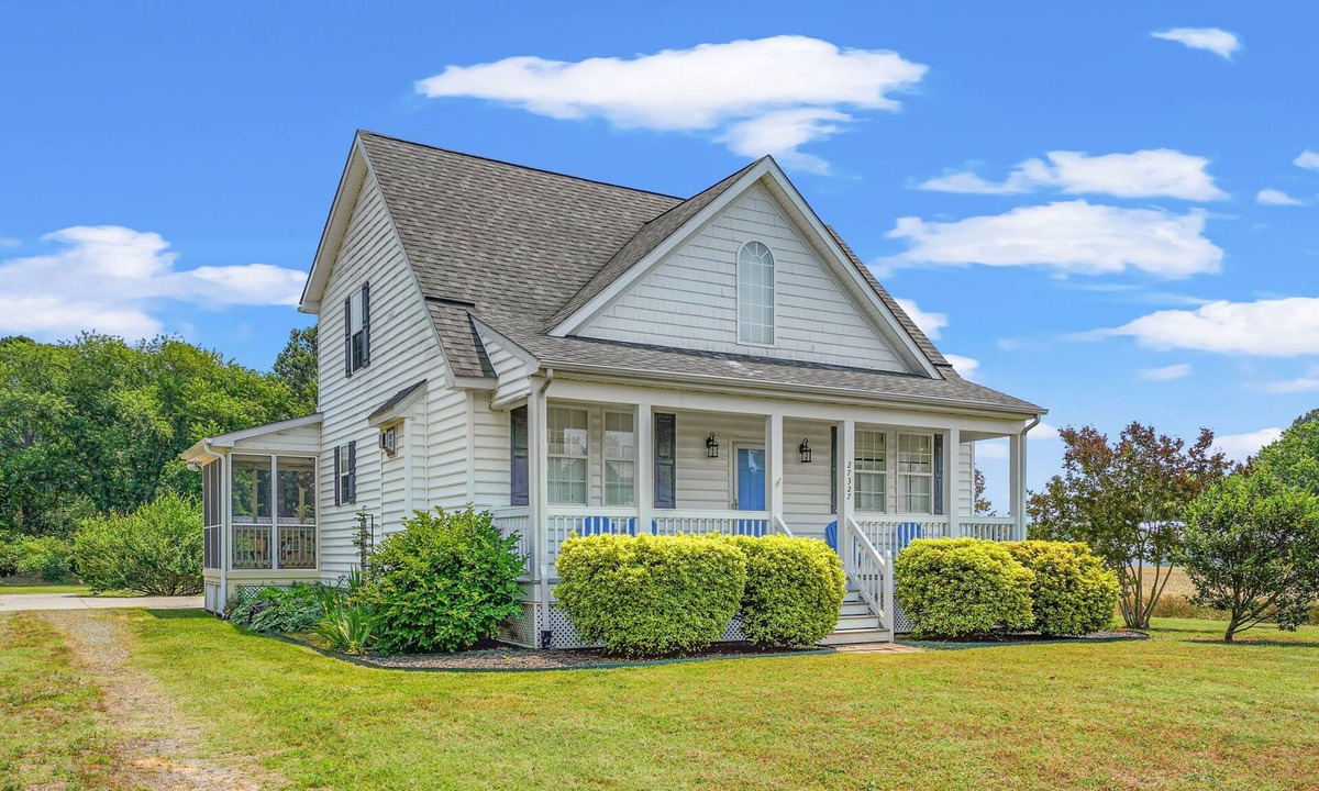 Capeville House | Capeville Cottage | Screened Porch, Game Room, King Suite, Big Yard & Pet Friendly Near Cape Charles
