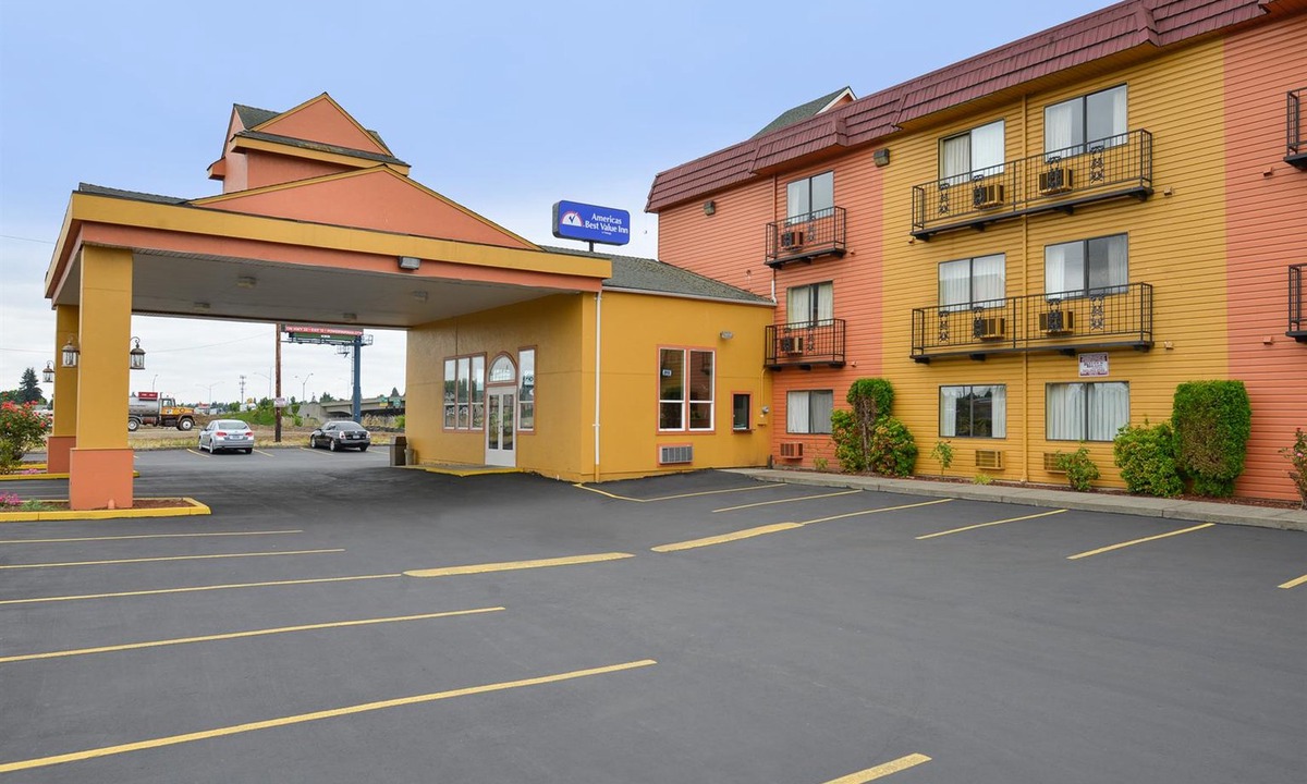 Salem Hotel | Capital Inn and Suites