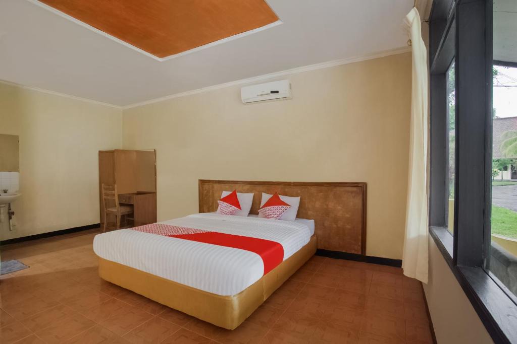 Pelabuhan Ratu Hotel | Capital O 3094 Hotel Cleopatra