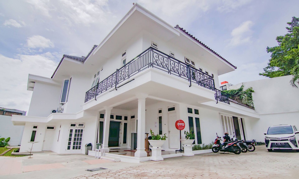 Bangka Hotel | Capital O 90342 Kemang Garden