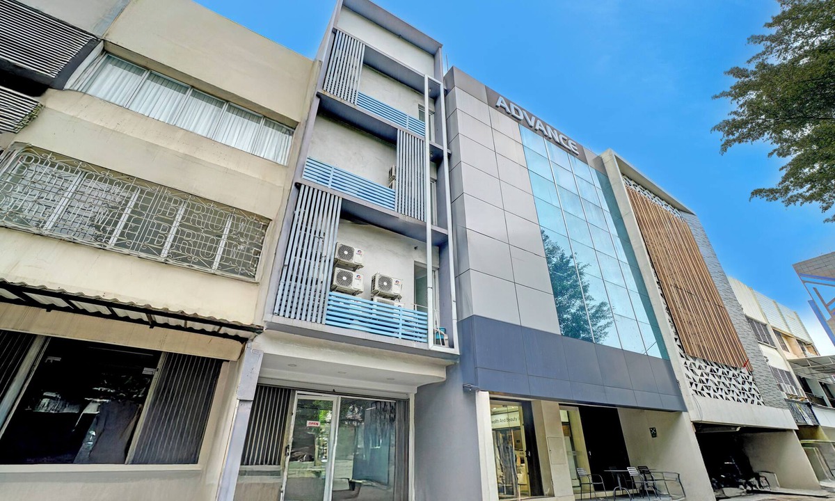 Central Jakarta Hotel | Capital O 94914 Kemayoran Guest House