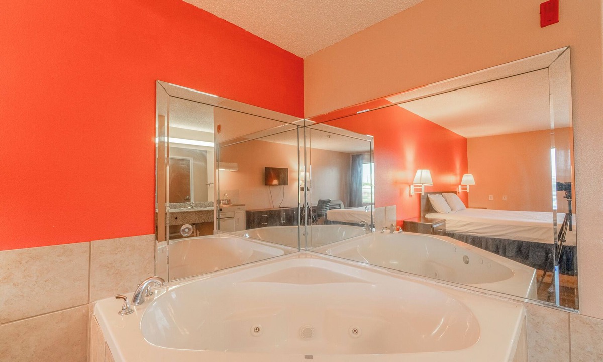 La Porte Hotel | Capital O Fairway Inn - Baytown La Porte TX