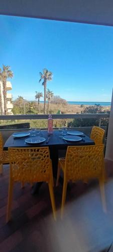 Saint-Cyprien Plage Apartment | Capitelles : Studio vue mer en residence avec Piscine