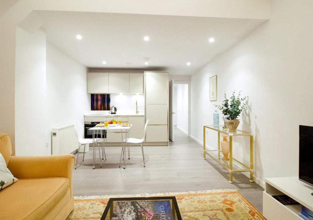 Winchester House | Capitol Apartment