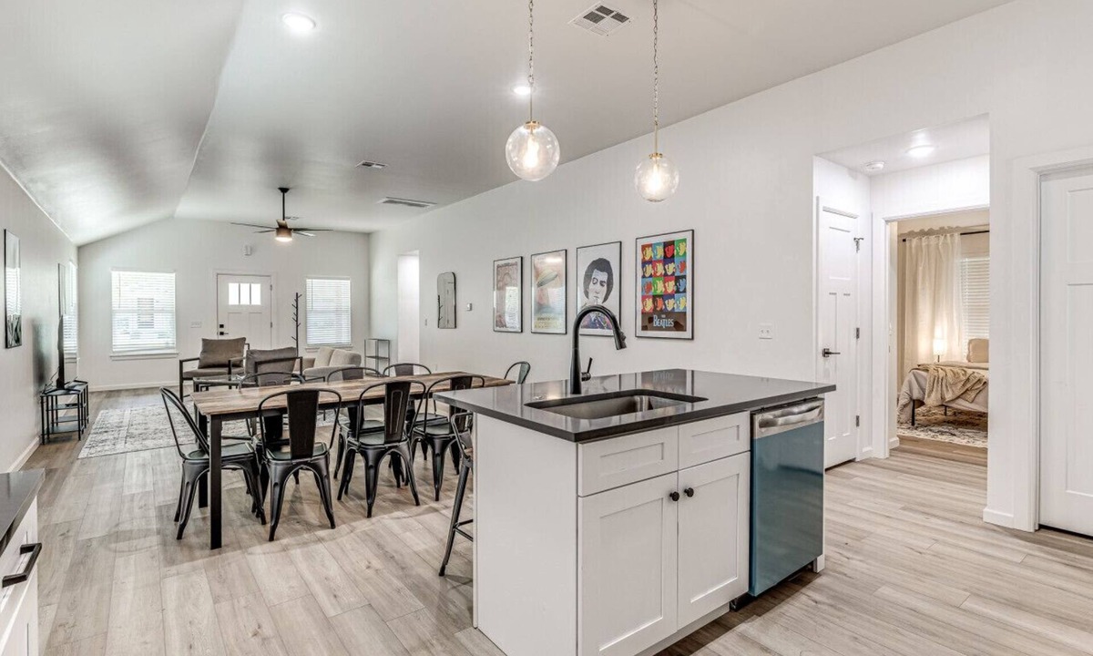 Central Oklahoma City House | Capitol View Cottage | Close to OU Health & Downtown