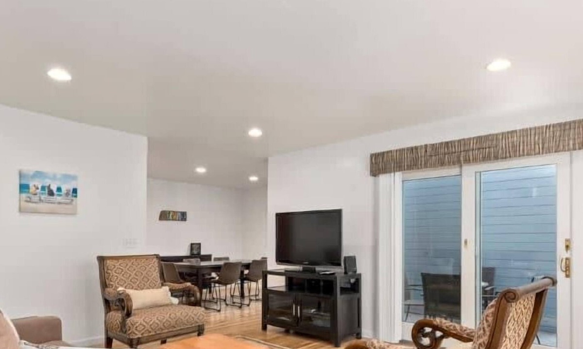 Capitola Apartment | Capitola Village Hideaway