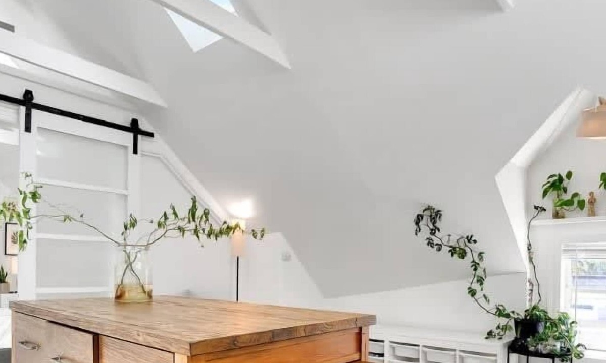 Capitola Apartment | Capitola Village Work-Live Loft - Pet Friendly