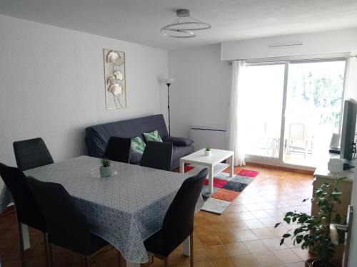 Saint-Mandrier-sur-Mer Apartment | Capri