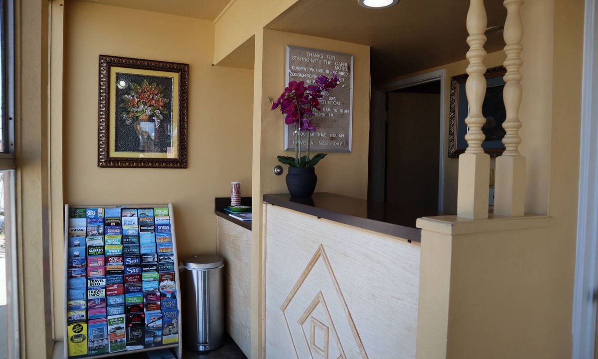 Beach Hill - Beach Flats Hotel | Capri Motel