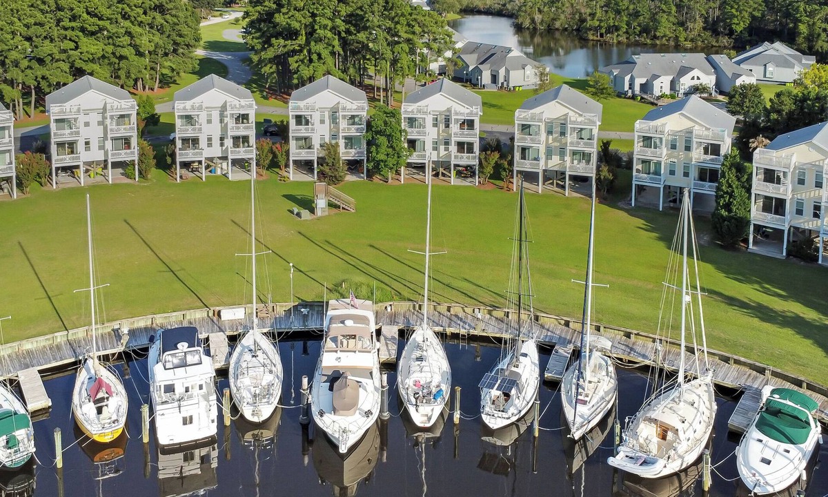 Fairfield Harbour House | Captain and All His Crew