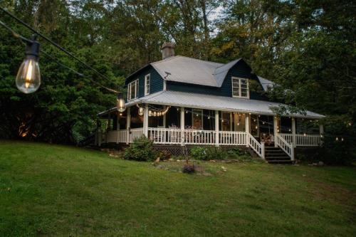 Celo House | Captain's Cabin