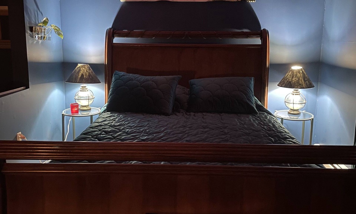 Leeds Point Bed & Breakfast | Captain's Quarters Private Studio w full bath West Creek LBI Tuckerton
