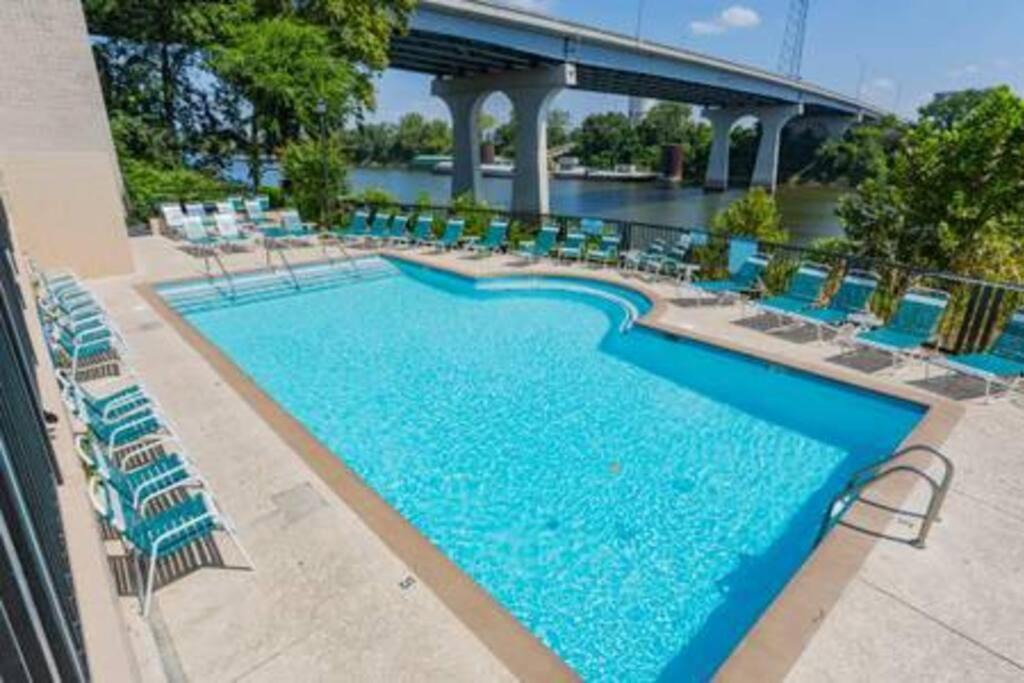 North Capitol Apartment | Captain's Quarters Riverfront #1