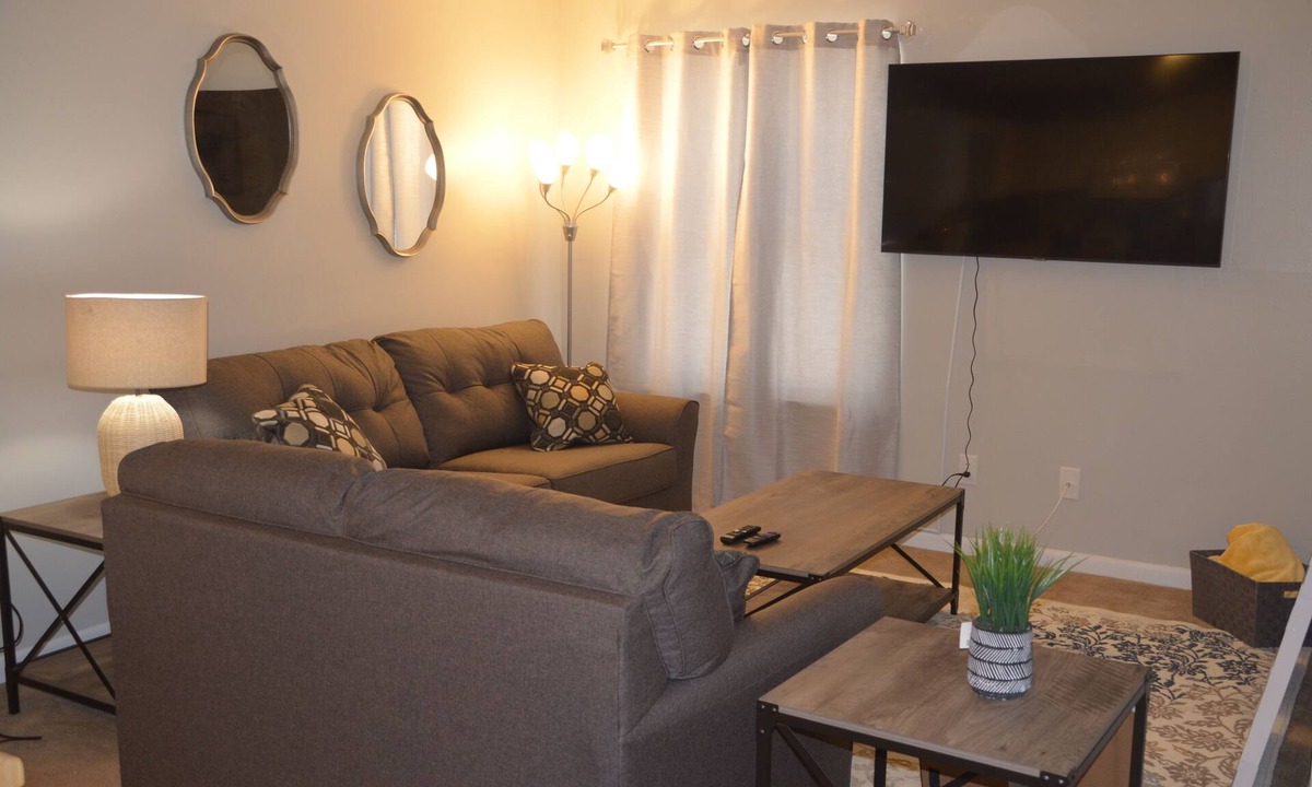 Daleville Apartment | Captain's Quarters