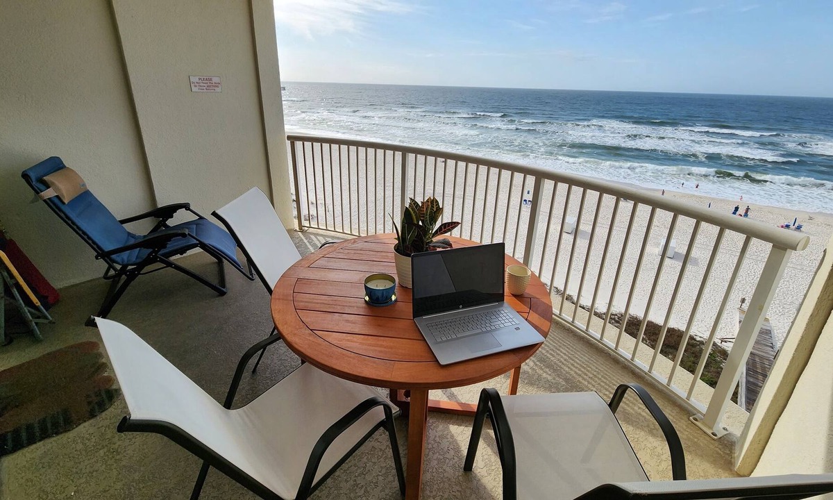 Ono Island Condo | Captain's Quarters at Royal Palms! Book now for remaining summer dates!