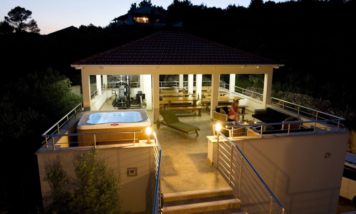 Lumbarda Apartment | Captain's Villa Sokol