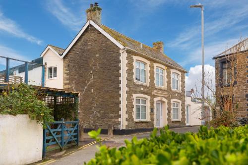 Newquay House | Captain's Walk