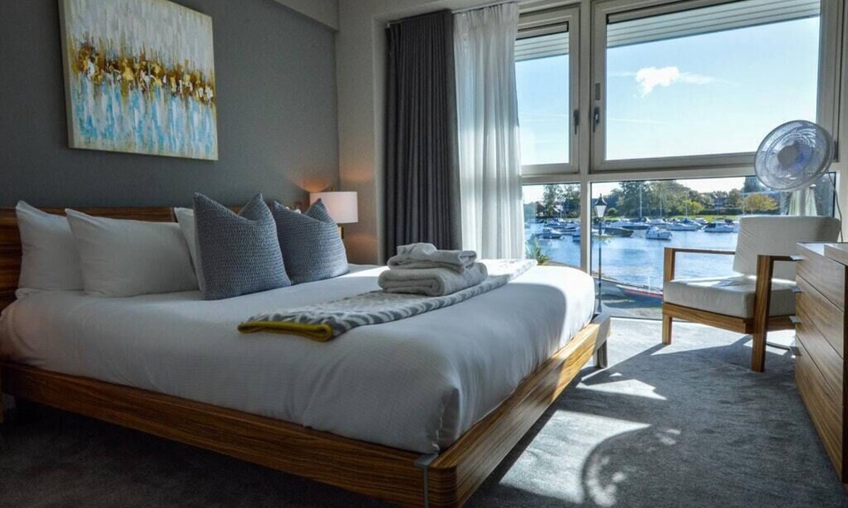 Christchurch Hotel | Captains Club Hotel
