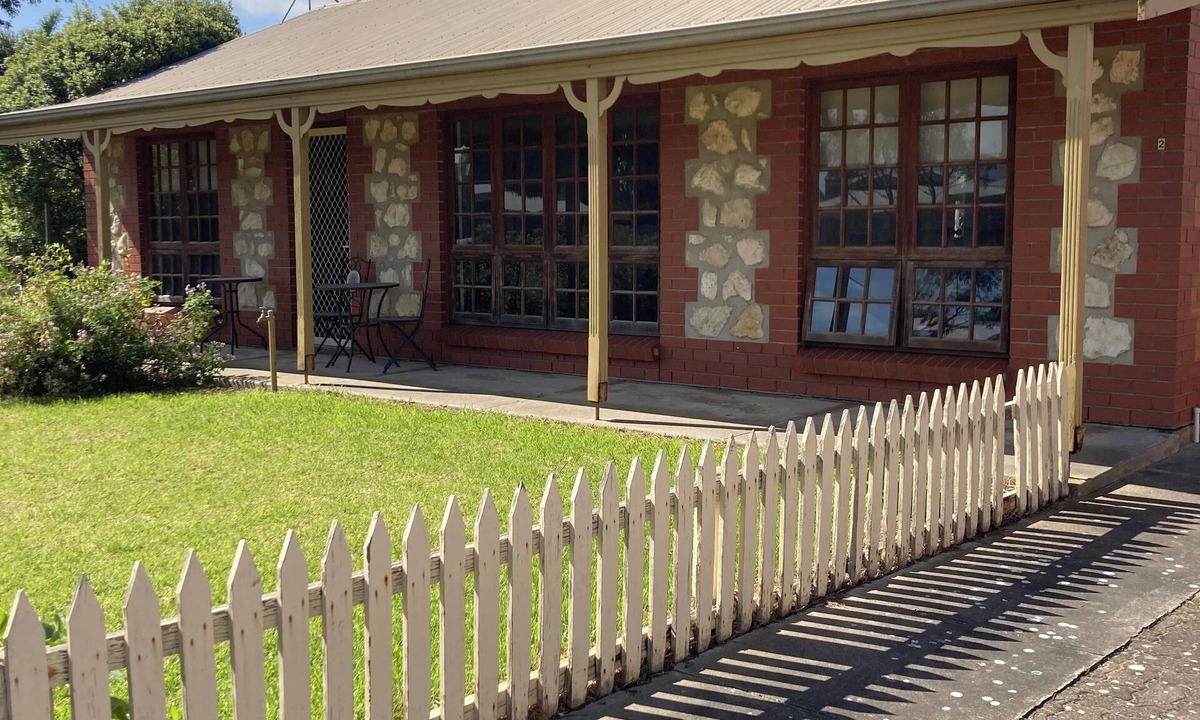 Goolwa Cottage | Captains Cottage. Pet Friendly . B/B. Free Wifi