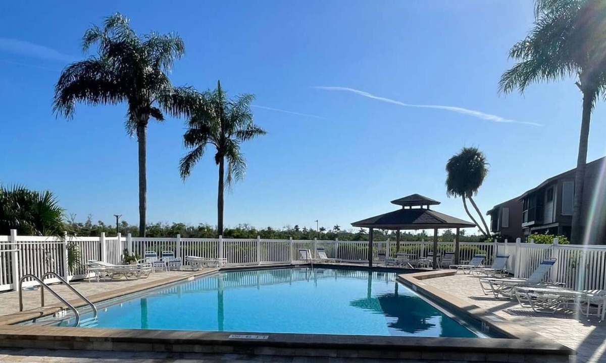 Bokeelia Condo | Captains Harbor Island Hide Away