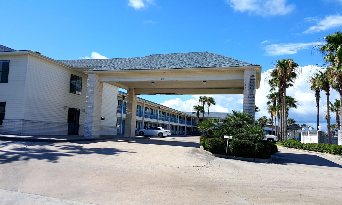 Old Town Hotel | Captains Quarters Inn