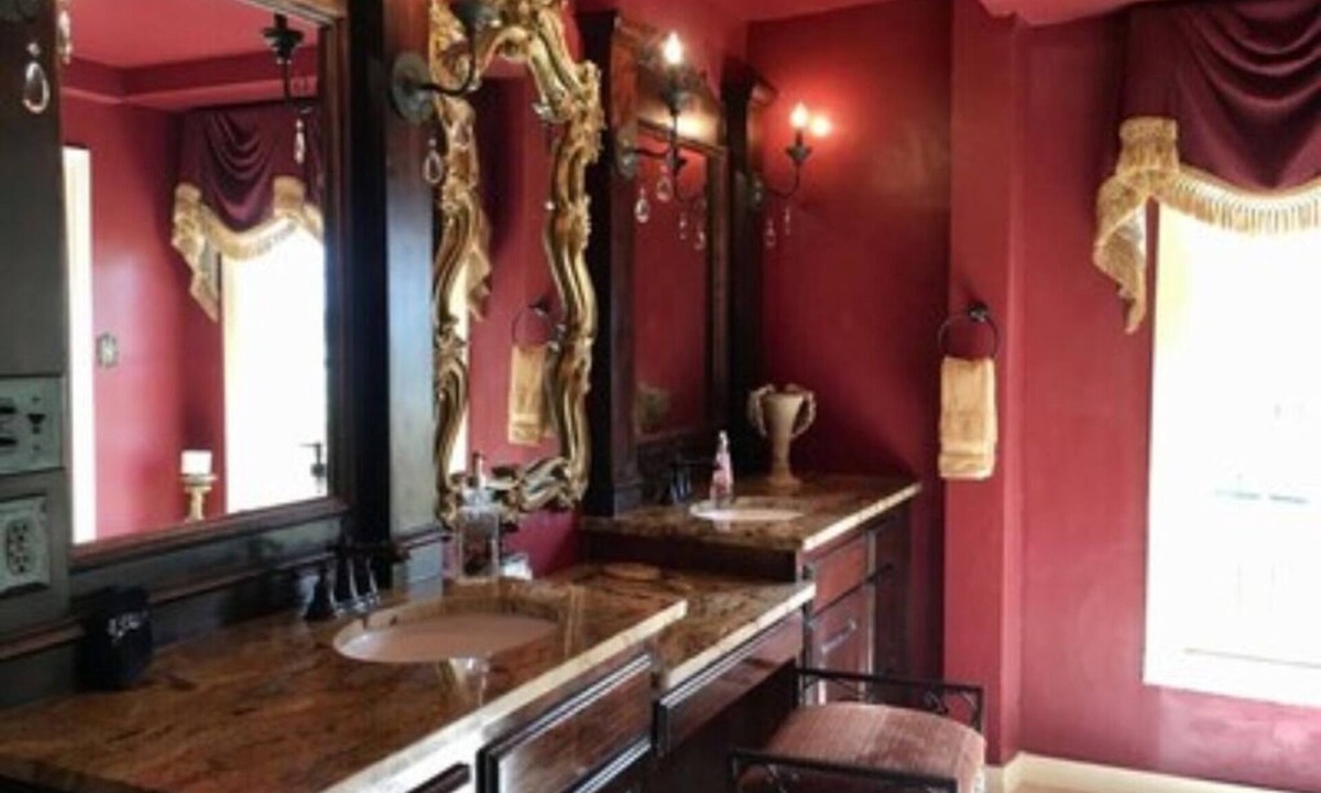 Granbury Bed & Breakfast | Captains Suite at The Captains House