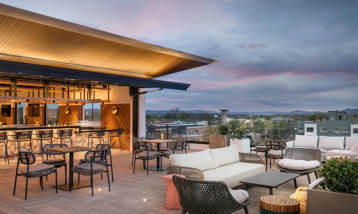 Downtown Chattanooga Hotel | Caption By Hyatt Chattanooga Downtown