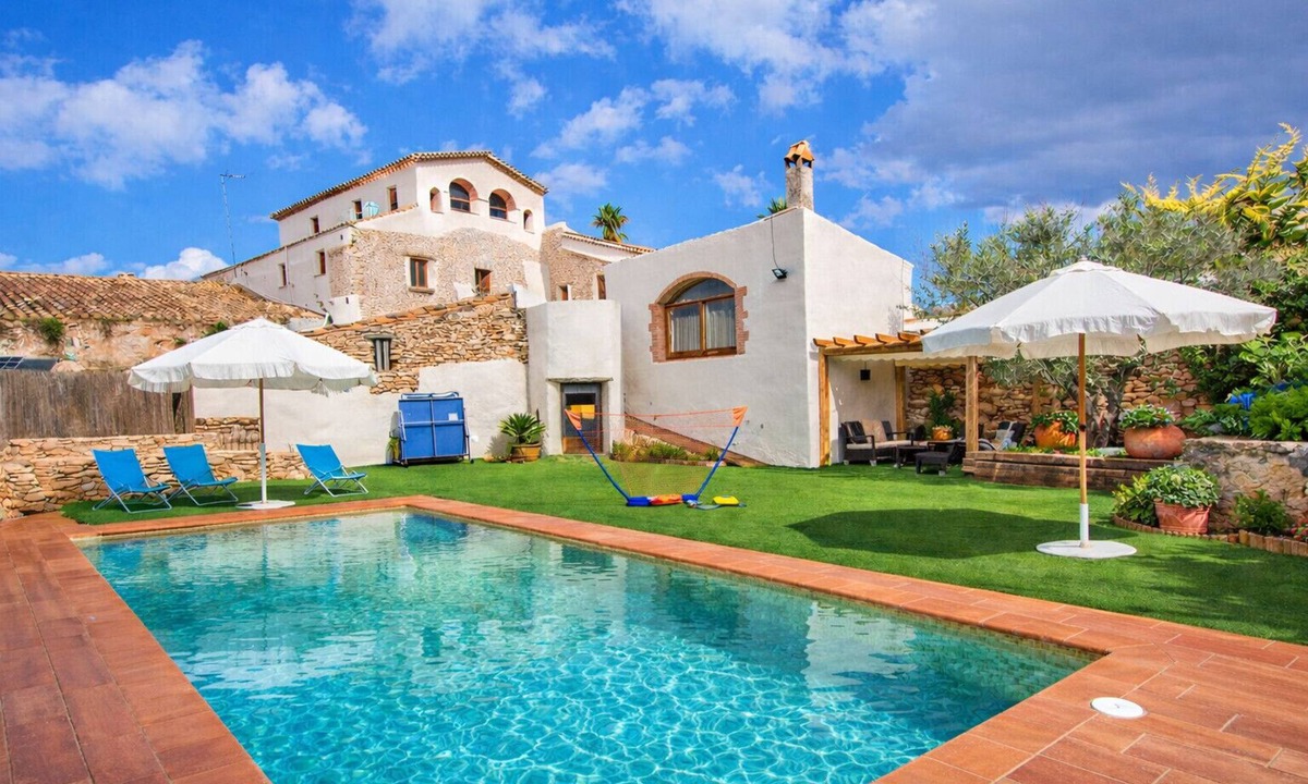 La Bisbal del Penedes Villa | Captivating Villa in the Vineyards close to Sitges